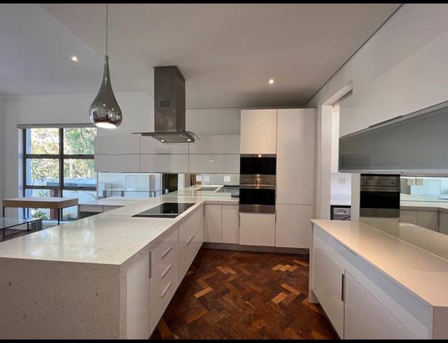 2 BEDROOM APARTMENT FOR SALE IN HYDE PARK